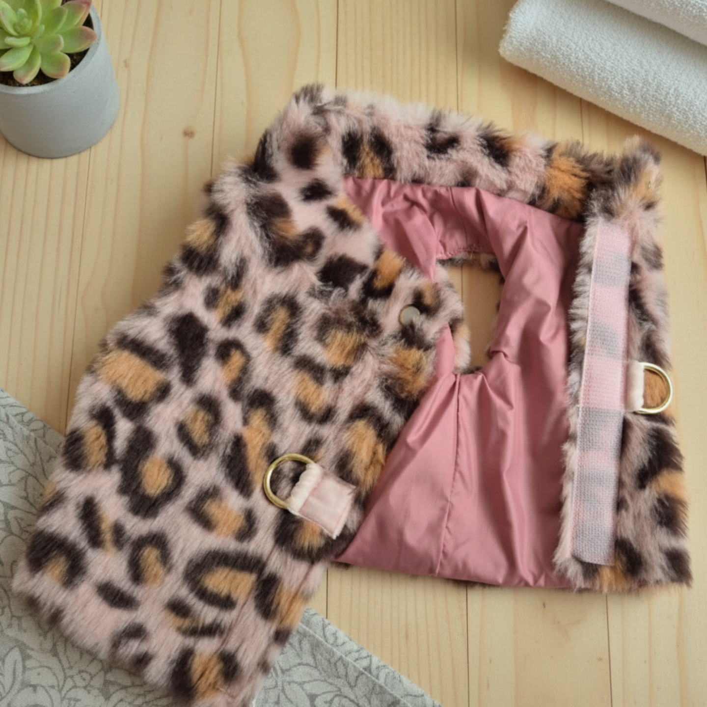 Leopard Fur Harness – Pettorina in ecopelliccia rosa leopardata per cani di piccola taglia | Dolce & Zampa